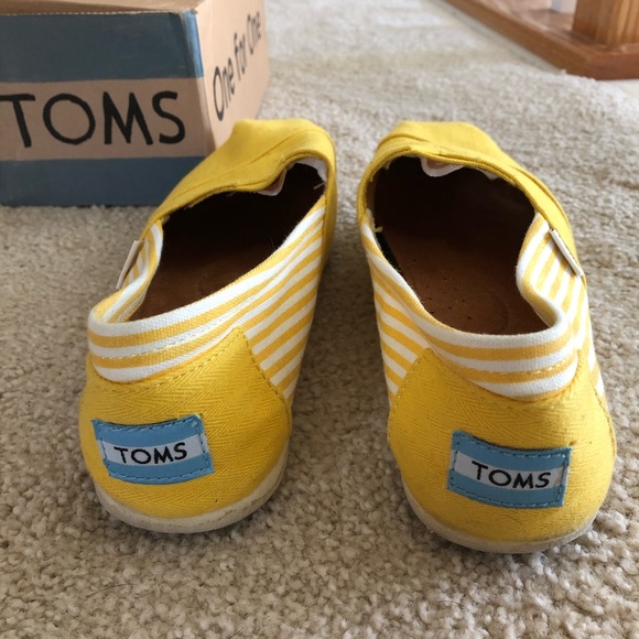 Yellow TOMS - Picture 7 of 7